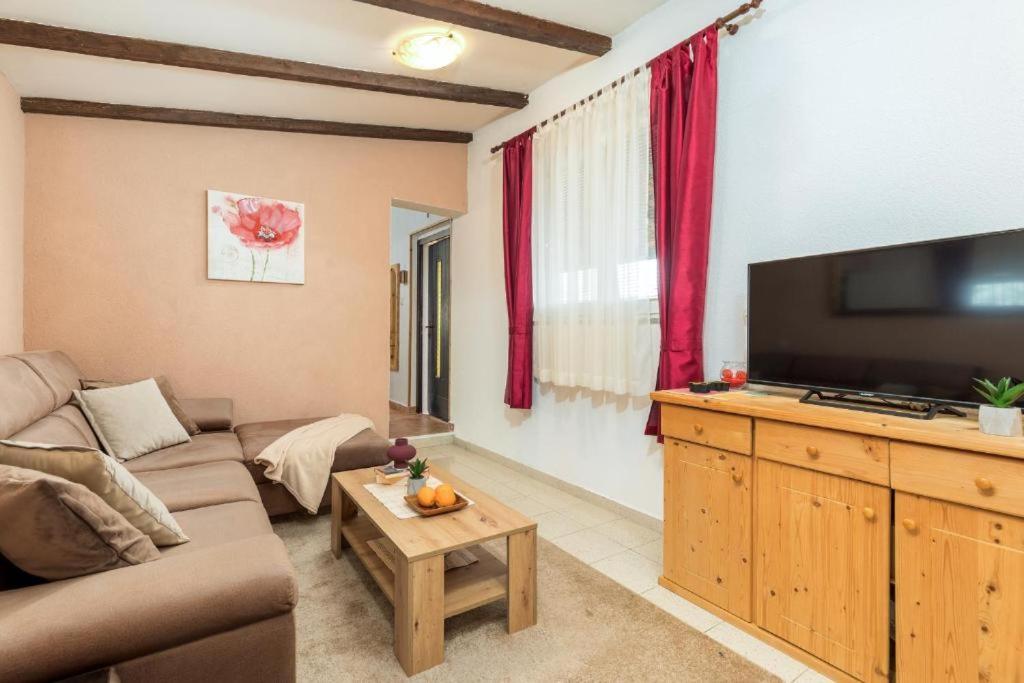 Apartment Mladenka Póla Kültér fotó