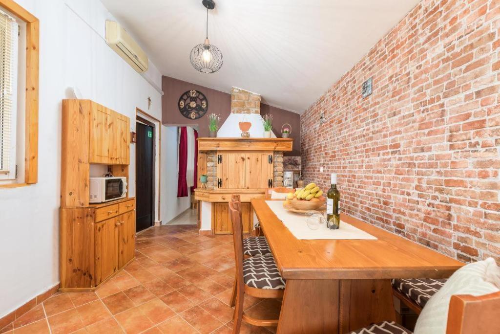 Apartment Mladenka Póla Kültér fotó