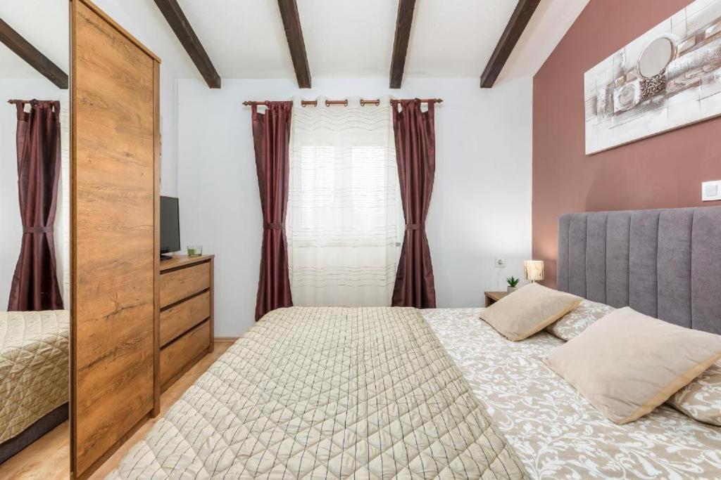 Apartment Mladenka Póla Kültér fotó