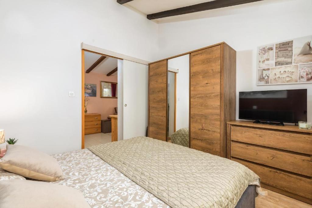 Apartment Mladenka Póla Kültér fotó