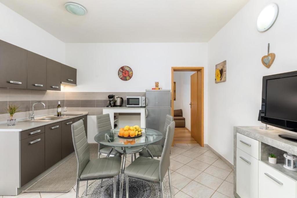 Apartment Mladenka Póla Kültér fotó