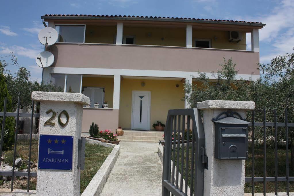 Apartment Mladenka Póla Kültér fotó
