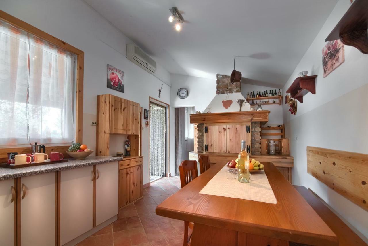Apartment Mladenka Póla Kültér fotó