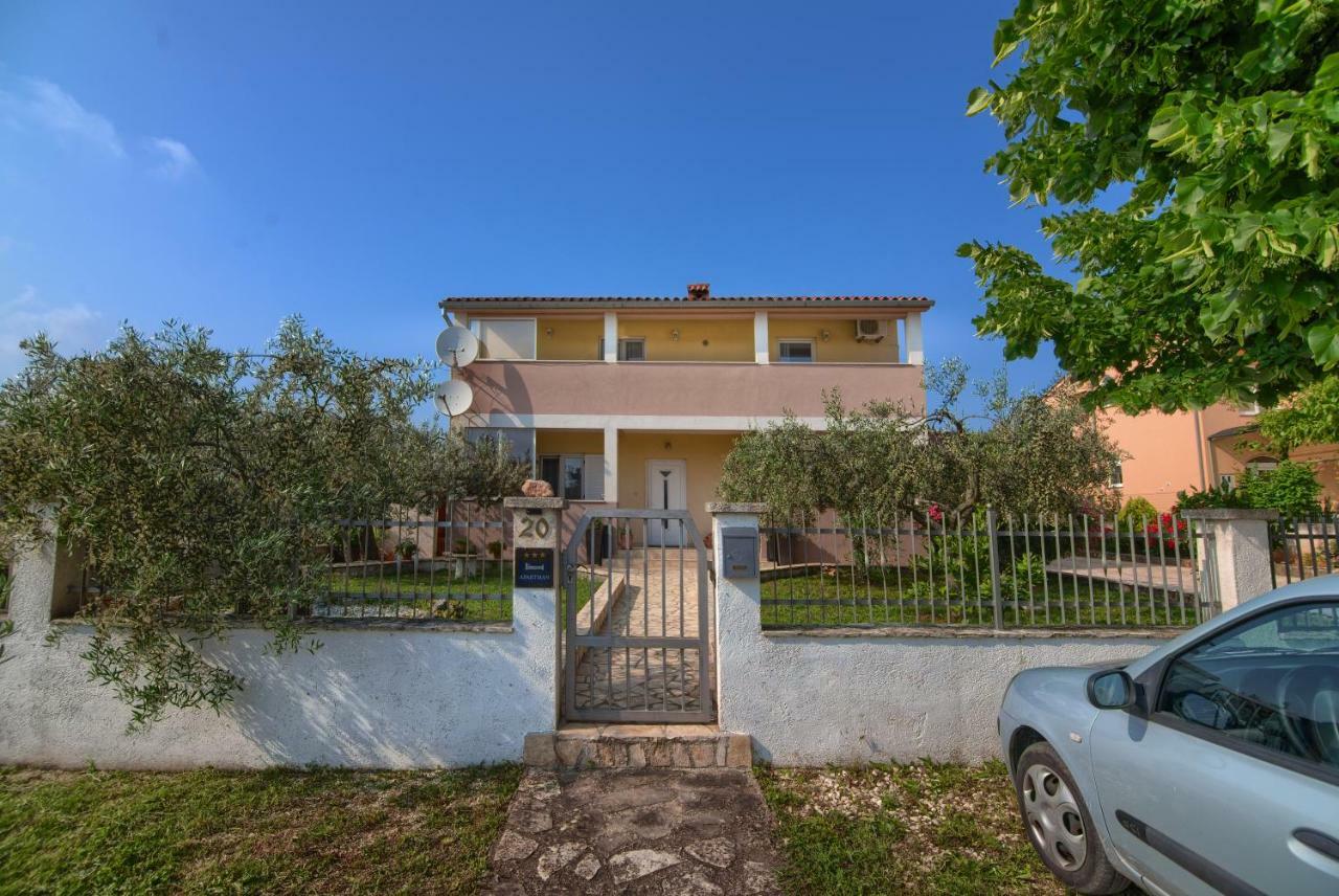 Apartment Mladenka Póla Kültér fotó