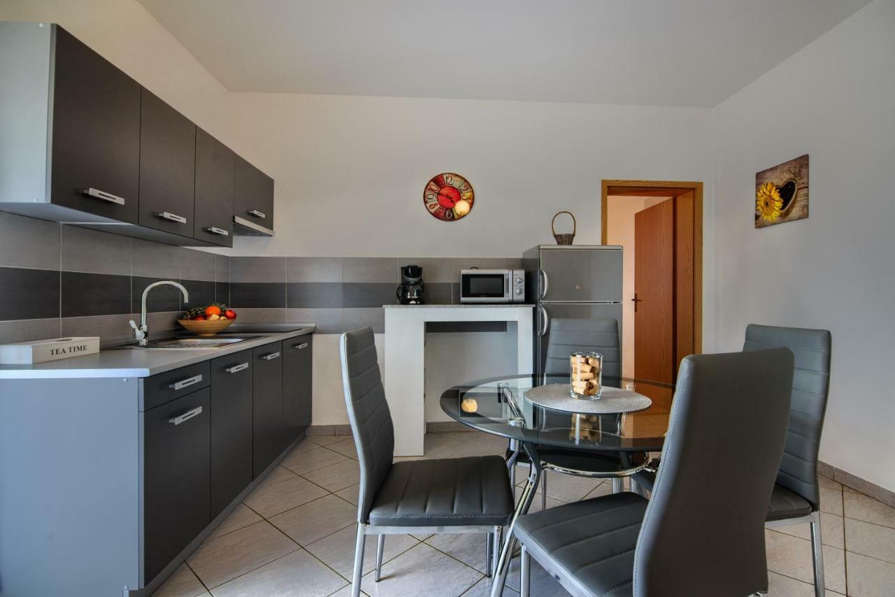 Apartment Mladenka Póla Kültér fotó
