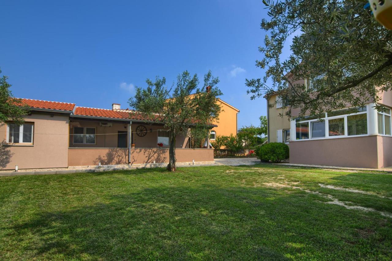 Apartment Mladenka Póla Kültér fotó
